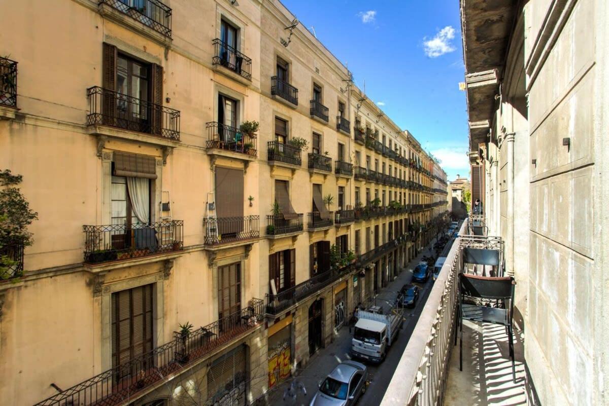 4bedroom With A Balcony In Ramblas 1 2 Barcelone